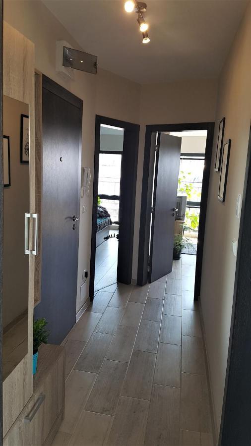 Azzurro-Top Floor Apartment In Quiet Neighborhood, Free Private Parking Varna Exterior photo